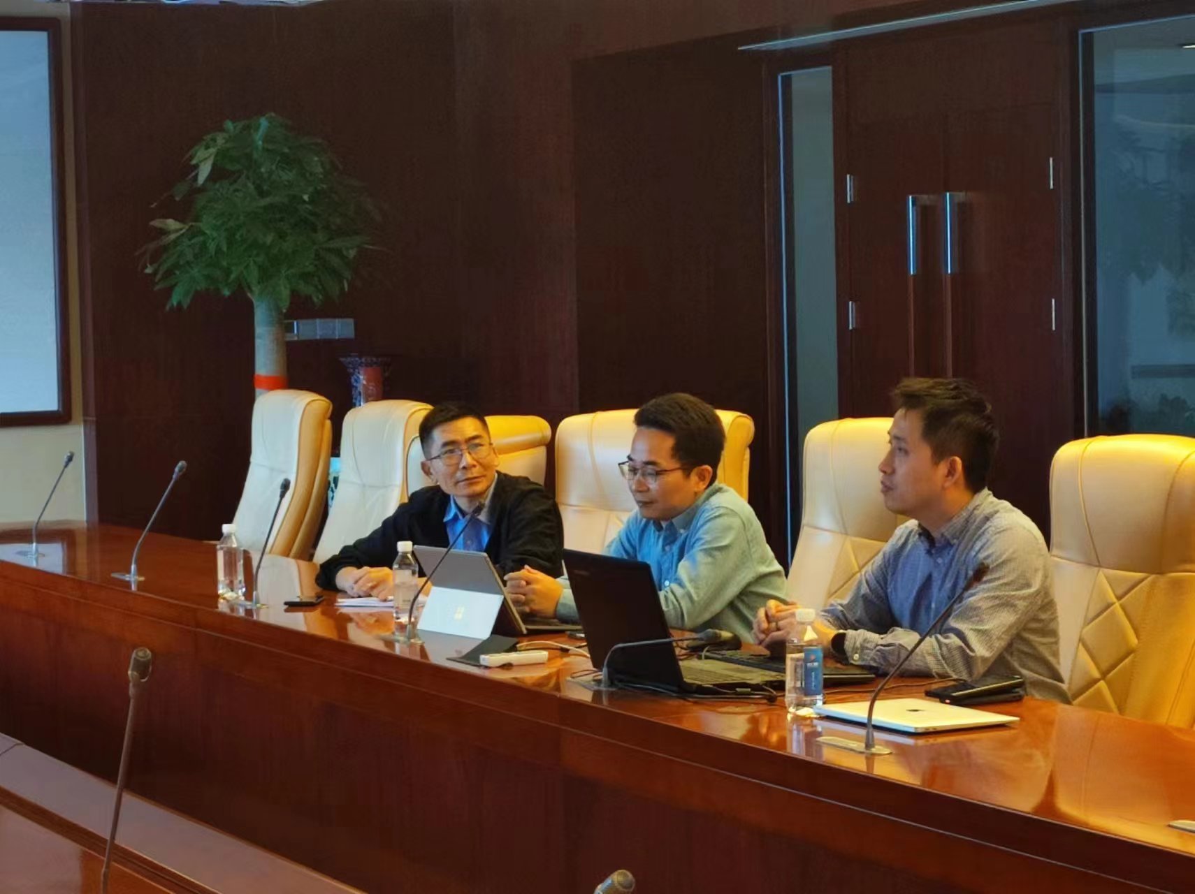 b1eb52d8f55695eda8004145455388a.jpg b1eb52d8f55695eda8004145455388a.jpg