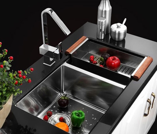 注重廚房水槽清潔維護(hù) 避免不必要的麻煩發(fā)生