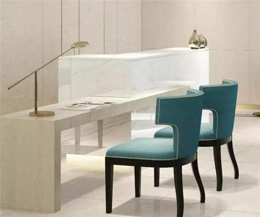 �����մ���ʯϵ�У���Ӣ���|(zh��)�Ў��c(di��n)��