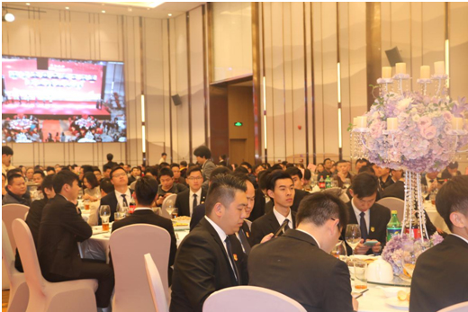 ���ʮɫ������ȴ��p  ��(y��u)���T���@��