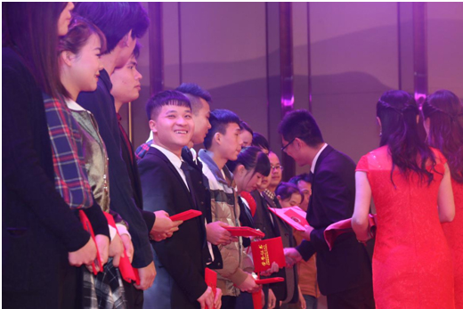 ���ʮɫ������ȴ��p  ��(y��u)���T���@��