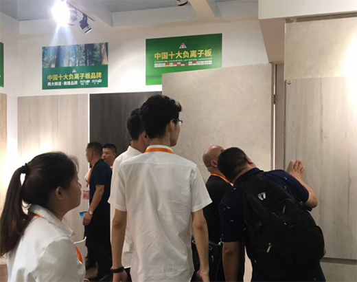 ������(hu��)����ͬ�L(f��ng)�������R��ķ��uֱ�Ͼ��f(w��n)��