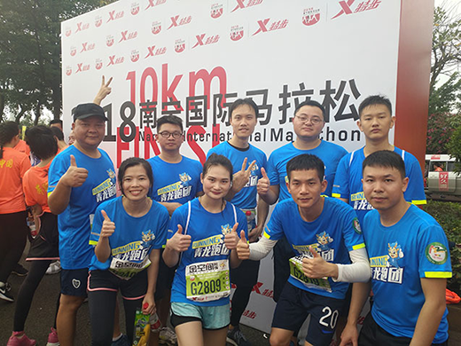 ������ˮ�����ό��R���� ���Gɫ�h(hu��n)���M(j��n)�е���