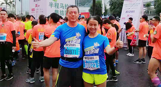 ������ˮ�����ό��R���� ���Gɫ�h(hu��n)���M(j��n)�е���