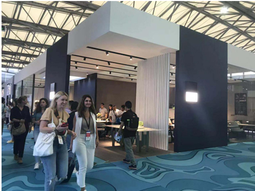 ���A֮�g�M�@��ʽ�O���������Ҿ��@�G�����Ϻ����H�Ҿ�չ