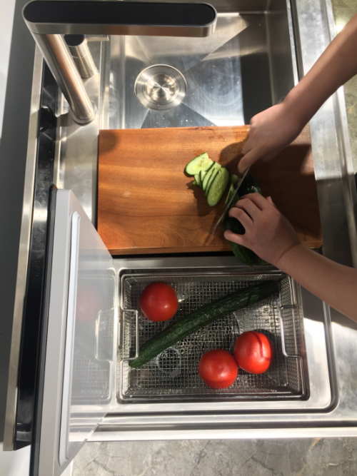 ���Ї�ʮ��ϴ��C(j��)Ʒ�ơ������������N��߀�o�F(xi��n)����ͥ