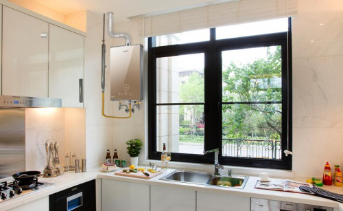 ����һ�����M�ᳱ��׌��(zh��n)���_�ۡ��ٲ�ϴ����ˮ��CR7