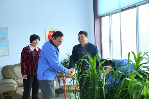 �¾�������ʥ��ܘI(y��)�c�㹲ͬŬ��