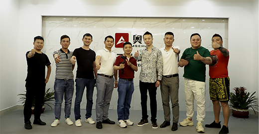 �������F�����L�����������L�W������������Մ