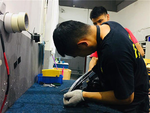 LED܇(ch��)�����b�̳���·���l(f��)�F(xi��n)����믚����LED܇(ch��)����ô�� �a