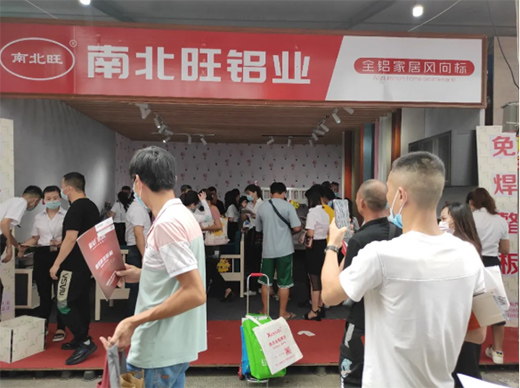 �ϱ���(��ʮ�ߌ�)��r�P��ȫ�X�ҾӲ��[��(hu��)�A�M�xĻ~