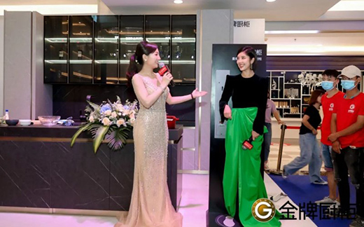 ���ƏN���21�÷��ռ�ʢ�󆢄���Ů���w�Țg�������!