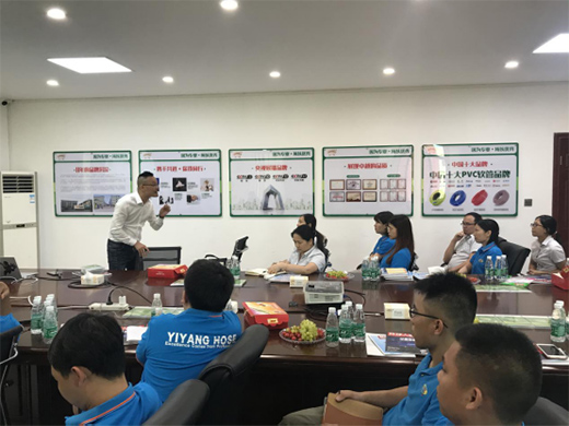 �f(xi��)ͬ�^�M �ƵZǰ�� �|��I(y��)�վ�Ӣ�������A�M��Ļ