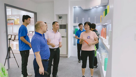 �f(xi��)ͬ�^�M �ƵZǰ�� �|��I(y��)�վ�Ӣ�������A�M��Ļ