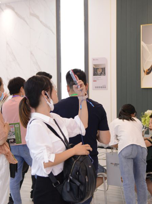 ���H���ɵ��չ������Ļ ������ȫ���δ������