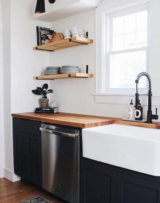 ��(j��ng)��ĺ�ɫ�����bĄ�(chu��ng)��N��