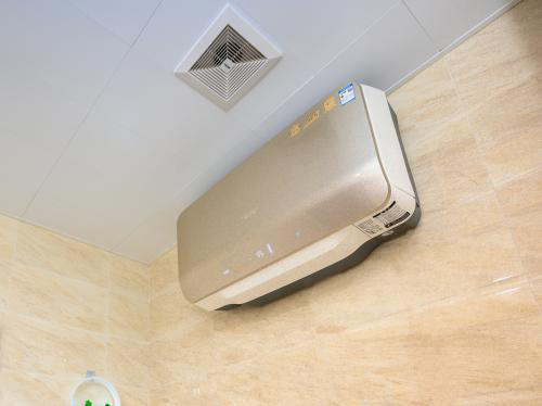 A.O.ʷ��˹����늟�ˮ�� �r�и߶�ԡ�Ҳ���֮�x