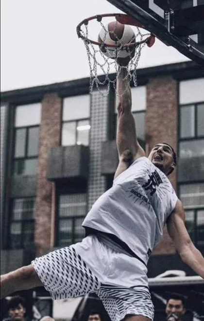 東施效顰!NBA球員都簽約國內球鞋品牌當代言