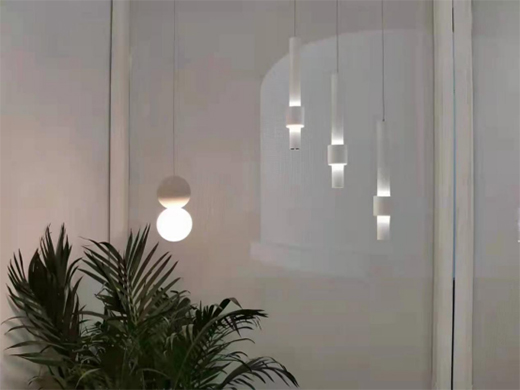 ���ڕr(sh��)�мҾ��O(sh��)Ӌ(j��)��ʢ���_Ļ ����(qi��ng)������Ů���