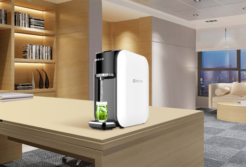 母愛似水，潤兒無形;健康飲水，納濾有“芯”