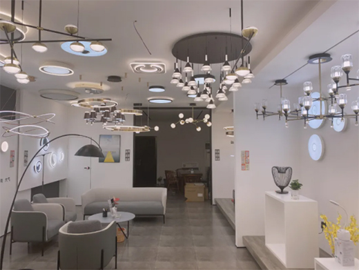 �x���ɂ�������L���L����ꖶ���