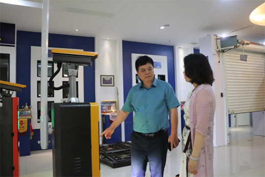 �V����ه�T���Ƽ����޹�˾�����L(zh��ng)�W�R�޹⹫˾���^����