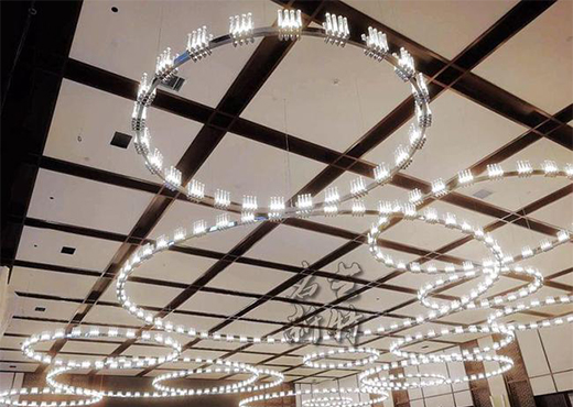 һ��M(m��n)���������ğ��ߣ�����g���Ƴ���ͬ�Շ�