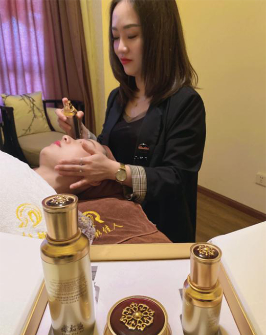 新銳國(guó)貨護(hù)膚品推薦院線品牌,齡知謎專注抗衰修復(fù)對(duì)抗肌齡