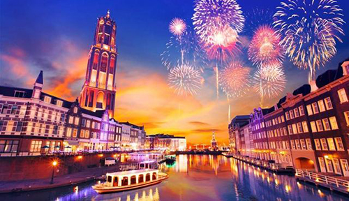 ��˹�Ǳ�����֮���������ռ������ß����c���ӭ������