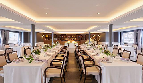 ��˹�Ǳ�����֮���������ռ������ß����c���ӭ������