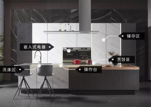 2021�W�ə��񡰵�ƽ����,���N��������M(j��n)�е���