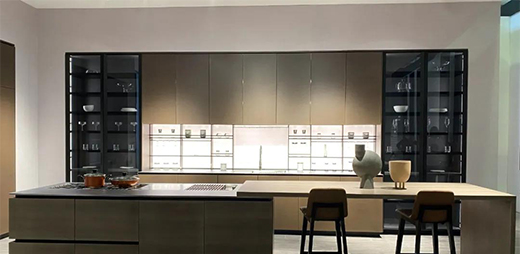 ���G�ؼ��Ŀ���������ֹ�ڝM�㣬�����ڳ�Խ