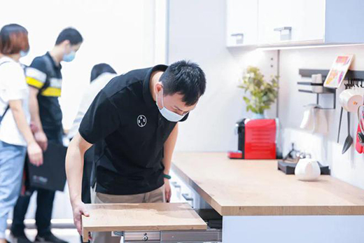 ֱ���𱬬F(xi��n)��|����������Ӳ�˹�չ