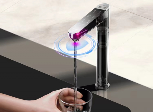 哪個(gè)凈水器比較好?方太母嬰級(jí)凈水科技，5檔調(diào)溫，冷熱即飲