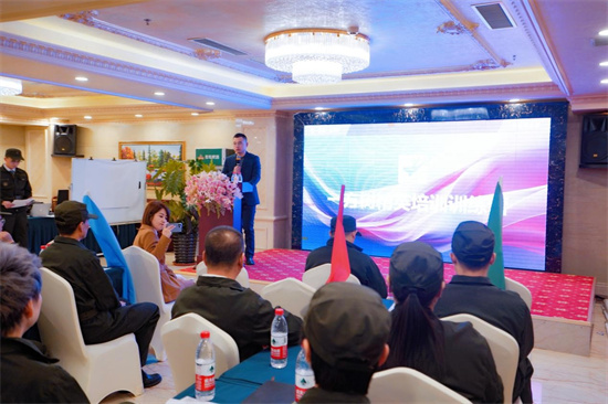 �c¹�ۄ����A�ڽK�� һ����ҾӾ�Ӣ��Ӗ�I�A�M��Ļ