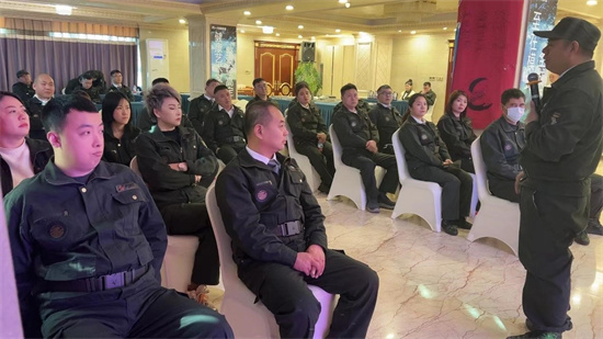 �c¹�ۄ����A�ڽK�� һ����ҾӾ�Ӣ��Ӗ�I�A�M��Ļ