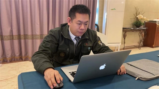 �c¹�ۄ����A�ڽK�� һ����ҾӾ�Ӣ��Ӗ�I�A�M��Ļ