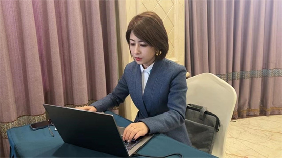 �c¹�ۄݣ��A�ڽK�� һ����ҾӾ�Ӣ��Ӗ�I�A�M��Ļ