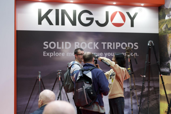 �ŽݿƼ�����Ӣ��(gu��)�������zӰ����չ��չ�F(xi��n)�Ї�(gu��)Ʒ������(gu��)؛֮��